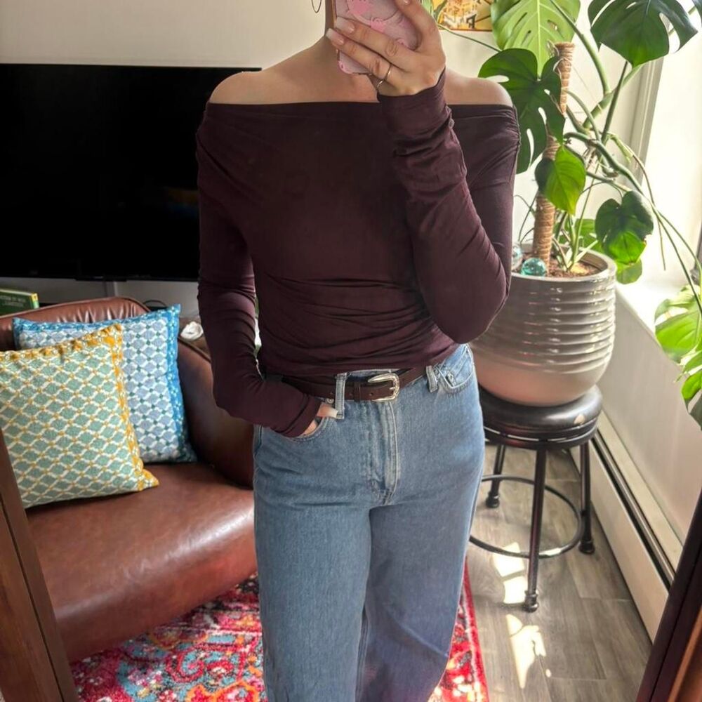 Burgundy off the shoulder long sleeve top